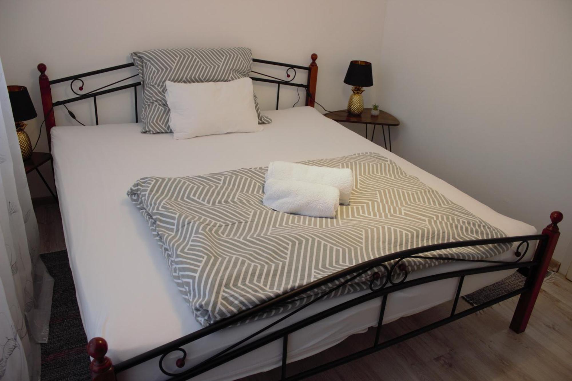 Apartman Surany Extérieur photo